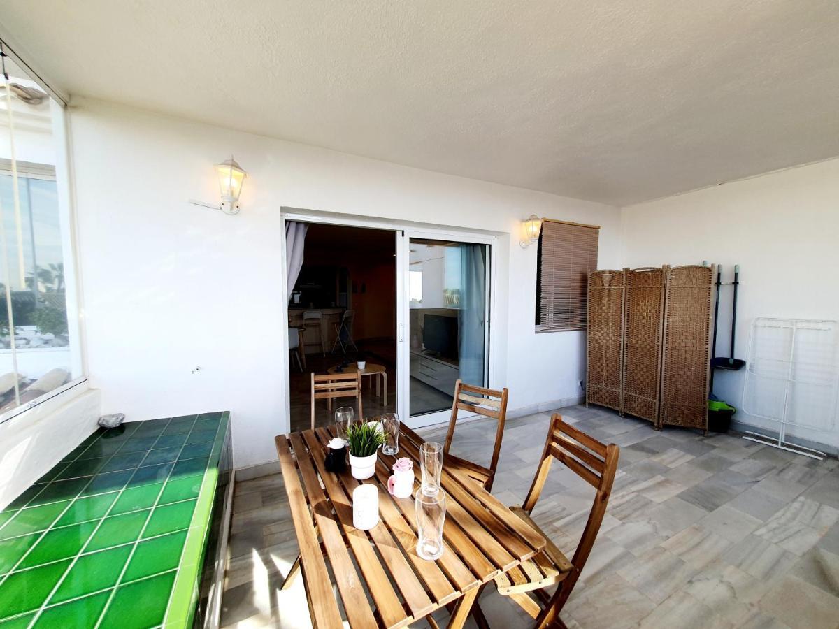 Cozy Apartment On The Beach Sitio de Calahonda Exterior foto